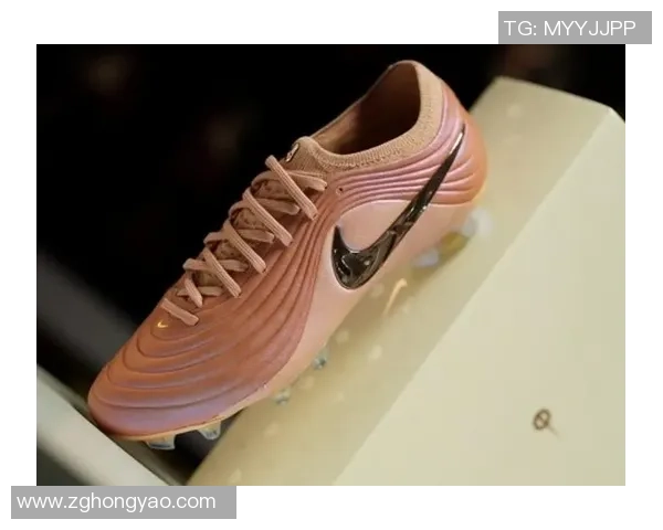 儿童专用Nike足球鞋助力小球员梦想成真尽享运动乐趣